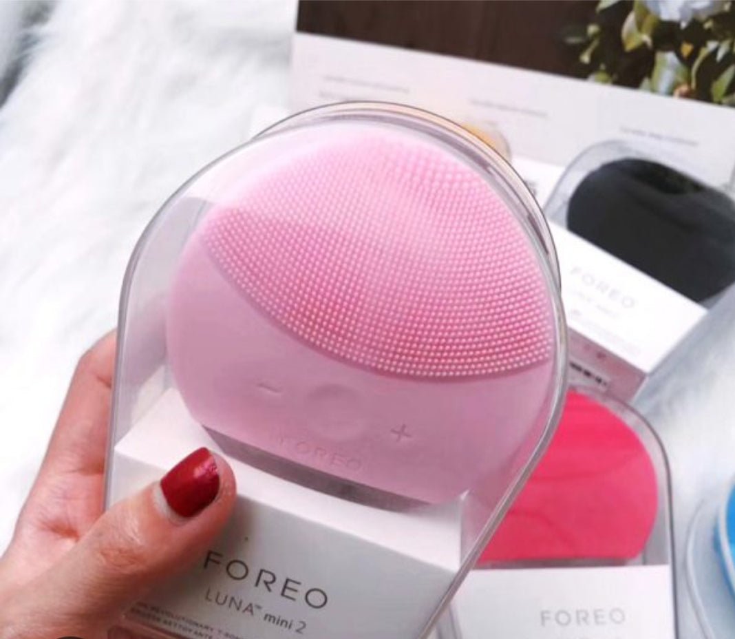 🏷️ WhisperTouch™ Sonic Glow Brush 💖 Soft enough to glow. Strong enough to satisfy - Curio glow